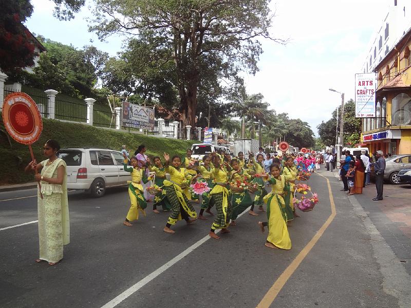 DSC03321.JPG - Sep 8-12, 2014 街頭遊行 (斯里蘭卡，可倫坡) [Parade, Colombo, Sri Lanka]-139